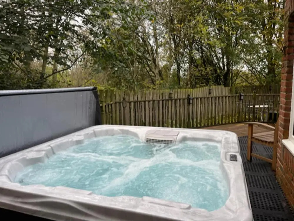 Blaydonburn - Sleeps 4,5 - Parking - Hottub - Yard