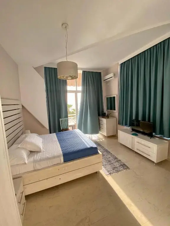 Saranda Hotel