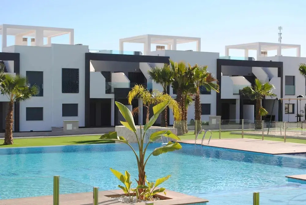Garden-view Apartment in Villamartin