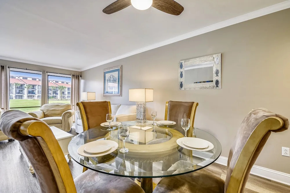 Edgewater by Book That Condo