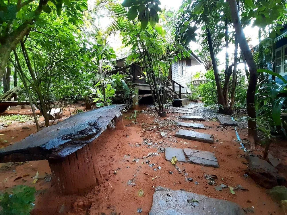 Jungle Bay Resort