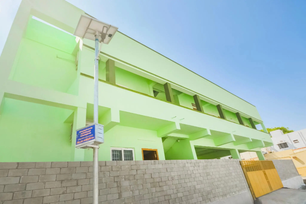OYO 67267 Ss Residency