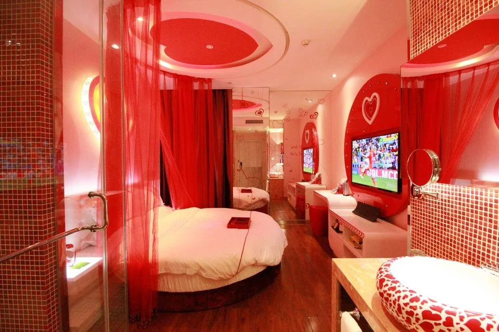 Crystal Theme Hotel