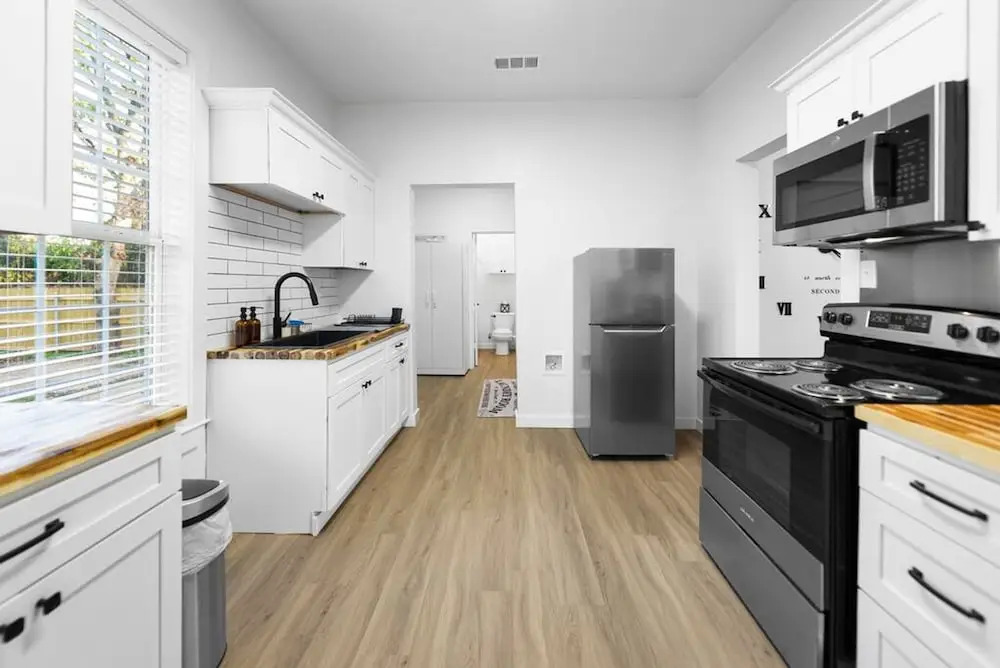 New Charming 2-bedroom Home Minutes to Downtown
