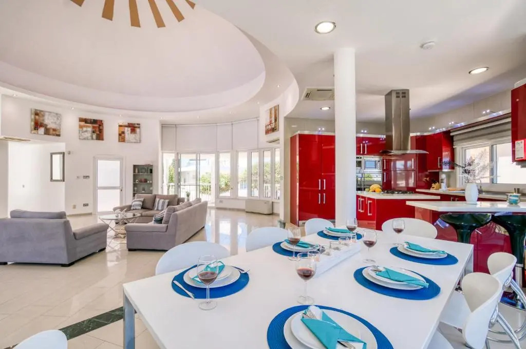 Villa Amelia by Ezoria Villas