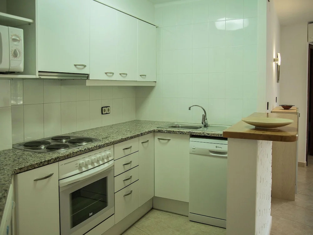 Beautiful apartment with pool for 4 in L'Estartit from at 50m. from the beach