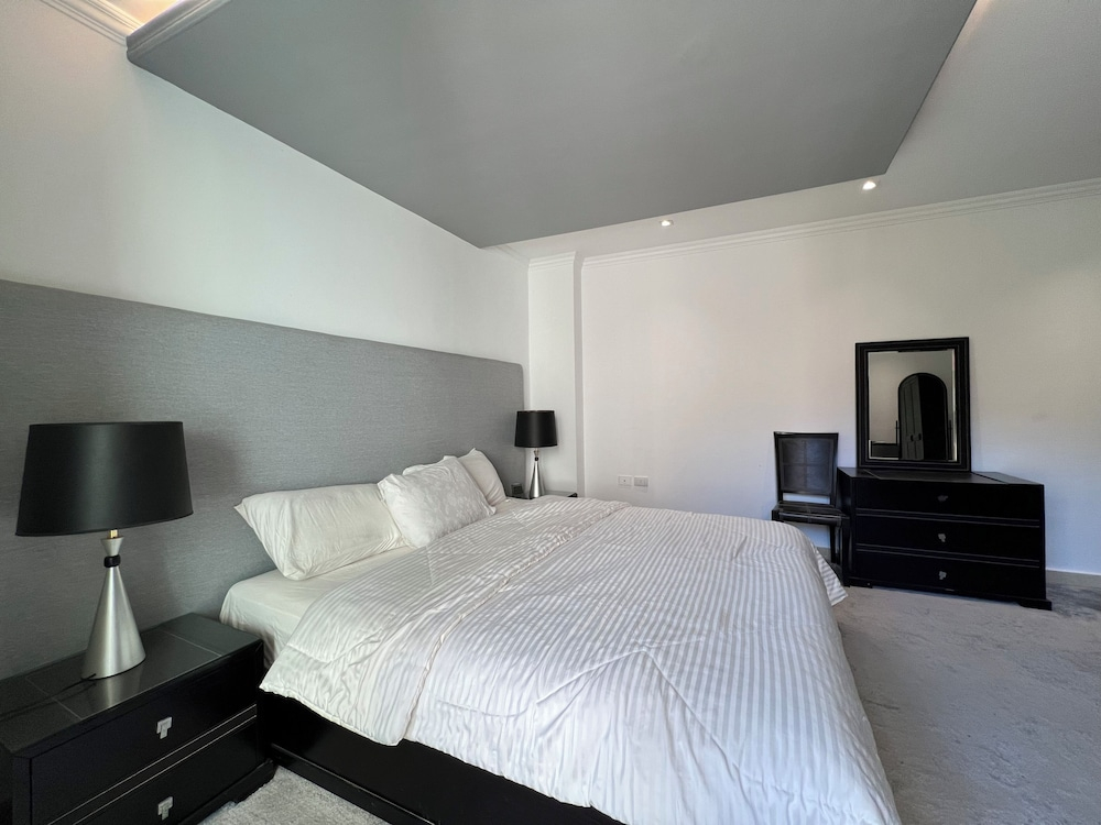 ELITE Premium 3 En-Suites Nile Residence