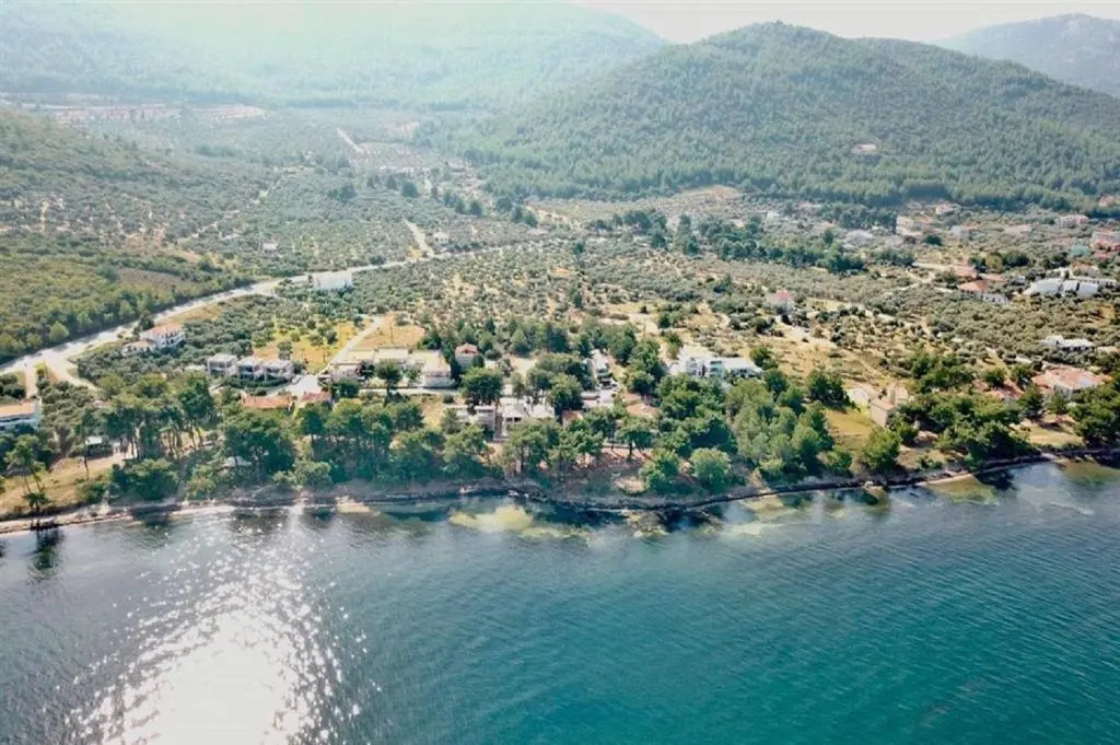 Helios Seafront Villa Rachoni - 3 bedrooms 7 guests
