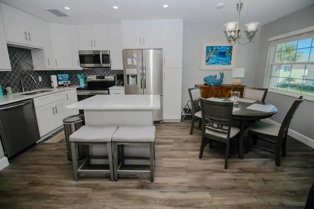 Colony Beach Club 233