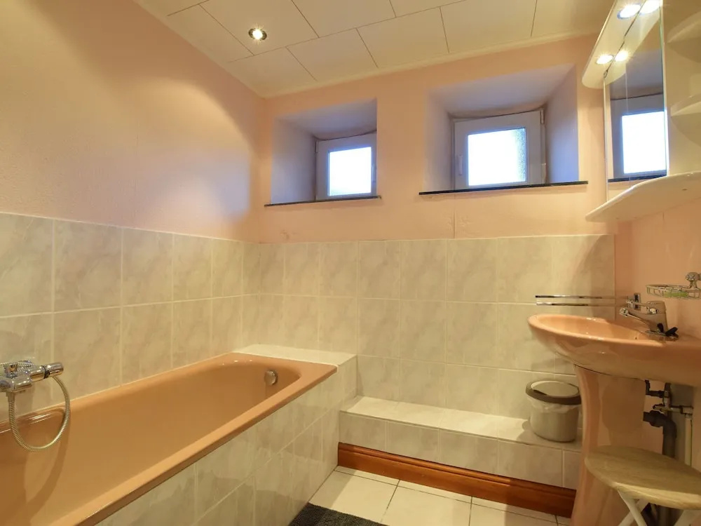 Comfortable Cottage in the Heart of a Beautiful Natural Area with Private Ponds