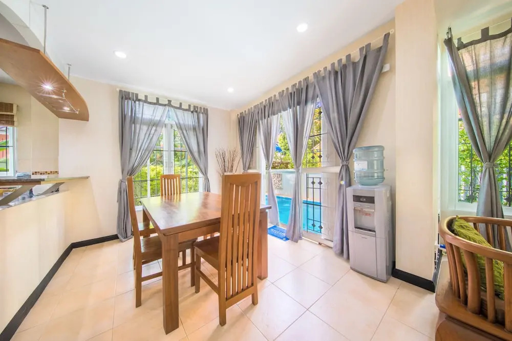 Royal Beach Pool Villa Pattaya