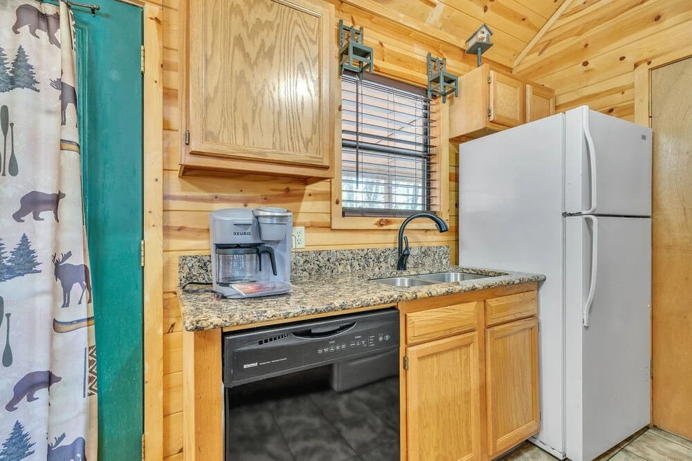 The Honeysuckle 2 Bedroom Cabin by Redawning