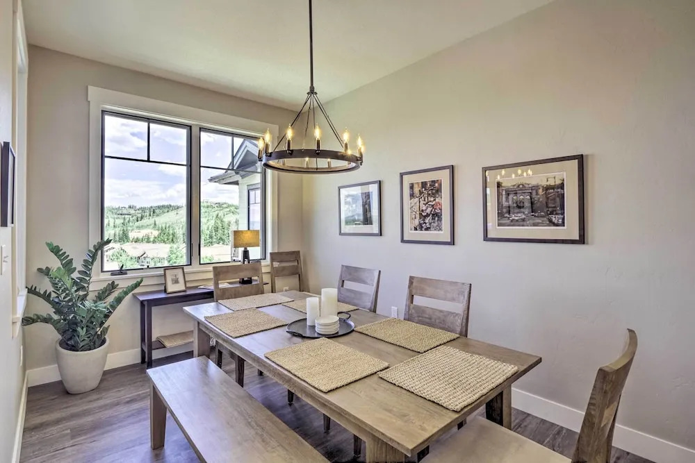 Winter Park Condo w/ Fireplace - 4 Mi to Slopes!