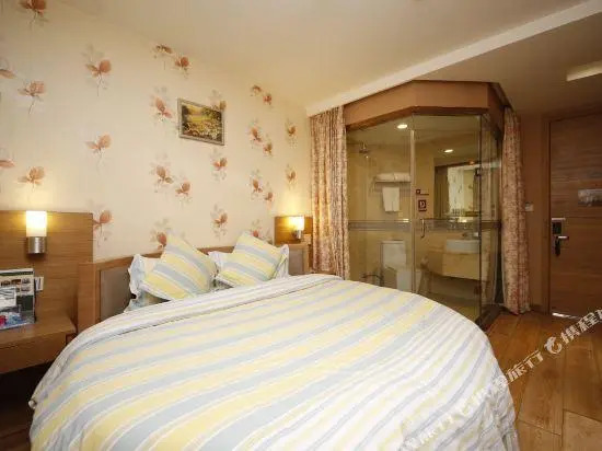 Jiatai Chain Business Hotel (Dandong Yalu River Duanqiao)