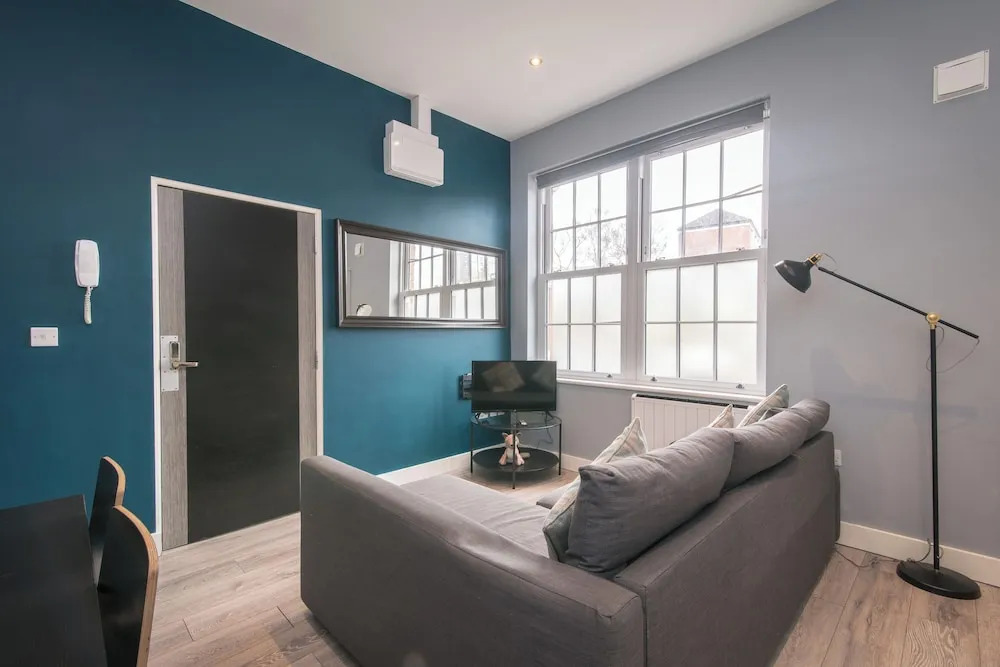 Arena Apartments - Stylish and Homely Apartments by the Ice Arena with Parking