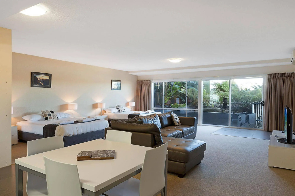 Albacore Apartments