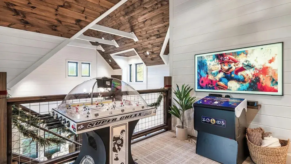 White Pines by Avantstay Family Retreat Game Room + Wraparound Porch + Hot Tub