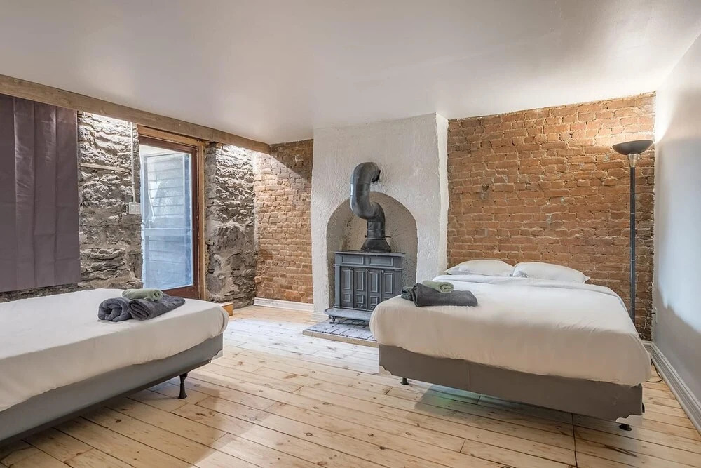 Beautiful Cozy 2-storey Apartment In the of Downtown MTL