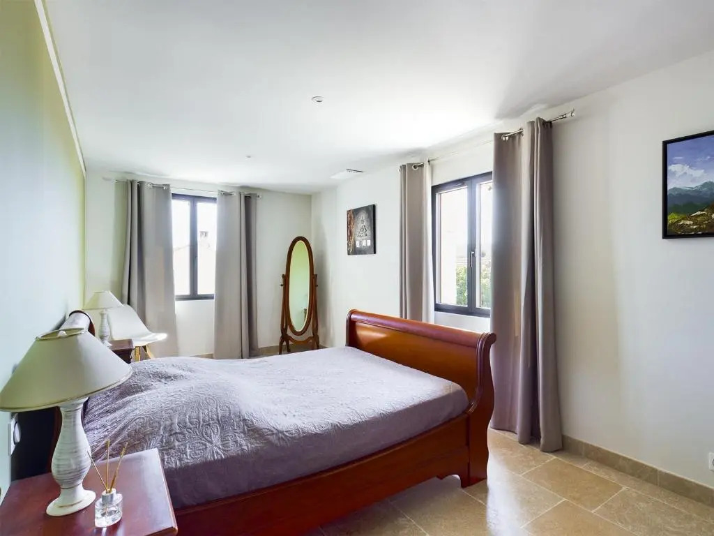 Villa rénovée à Eygalières avec piscine chauffée - FR-1-599-19