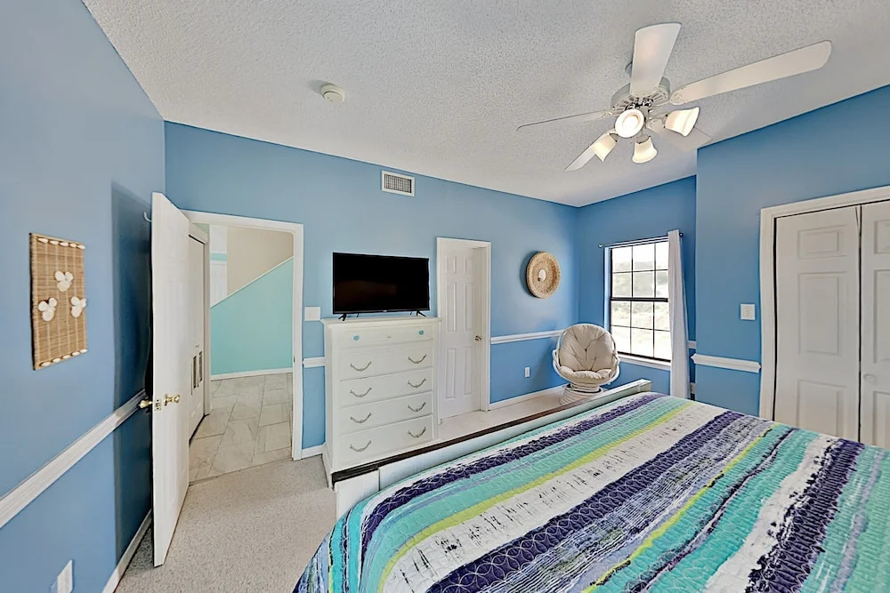 Coastal Blessings: Gulf-front W/ Private Beach 5 Bedroom Home