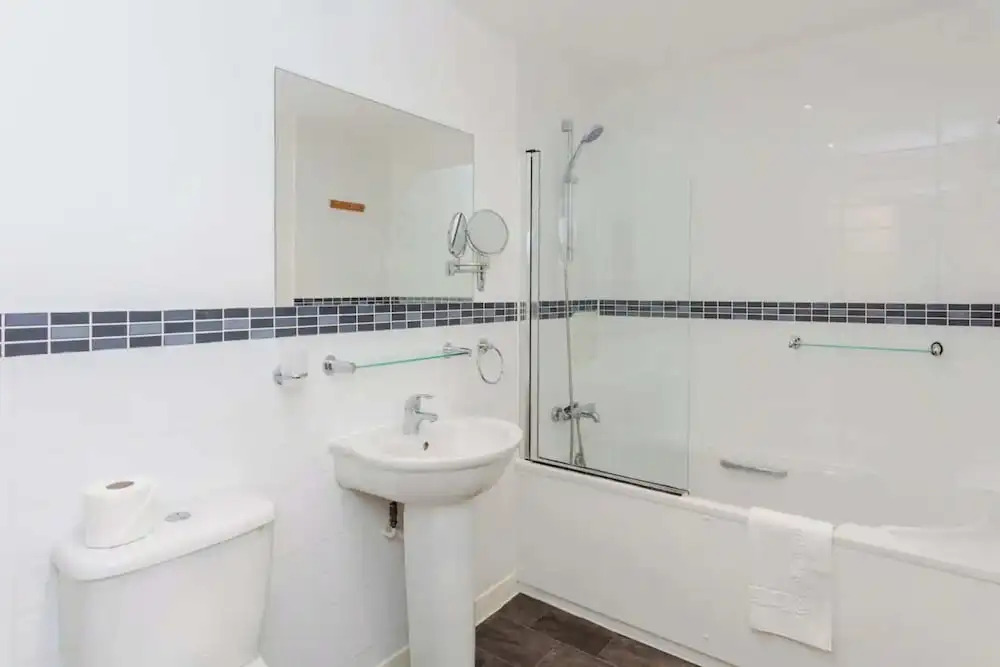 Bright & Airy 1 Bedroom Apartment in Trendy Peckham
