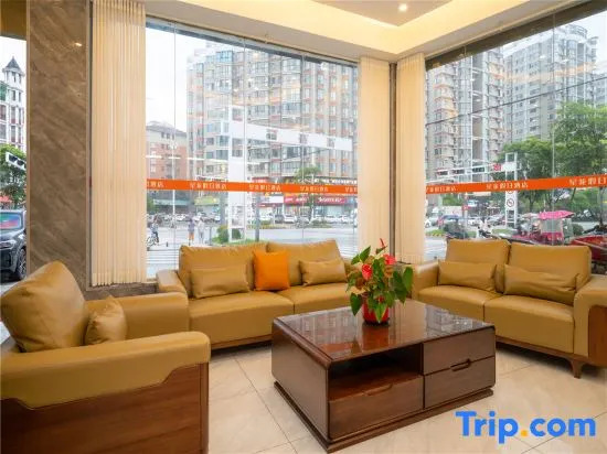 Xinglong Holiday Hotel (Liling Liquan Road Railway Station)