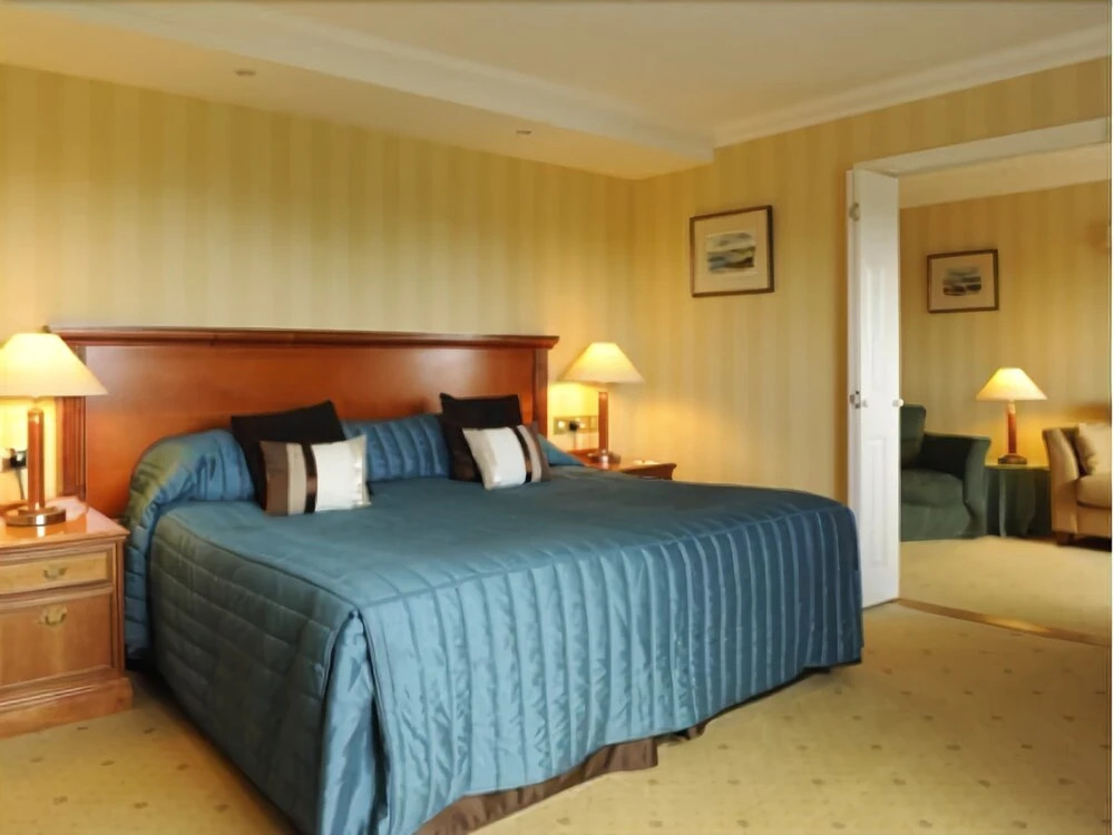 Treglos Hotel