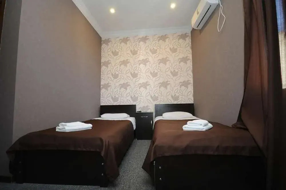 7 Rooms