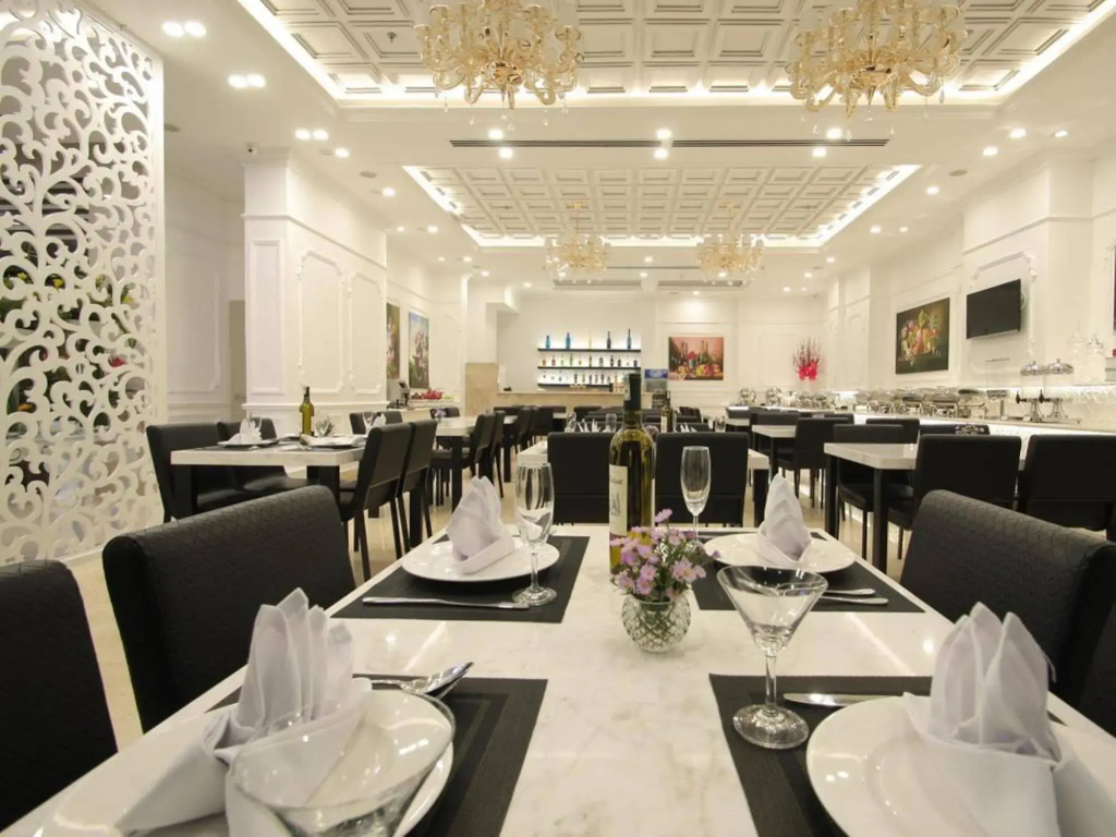 Le Duy Grand Hotel