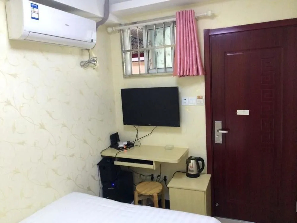 Jintaohong Taoyuan Hotel