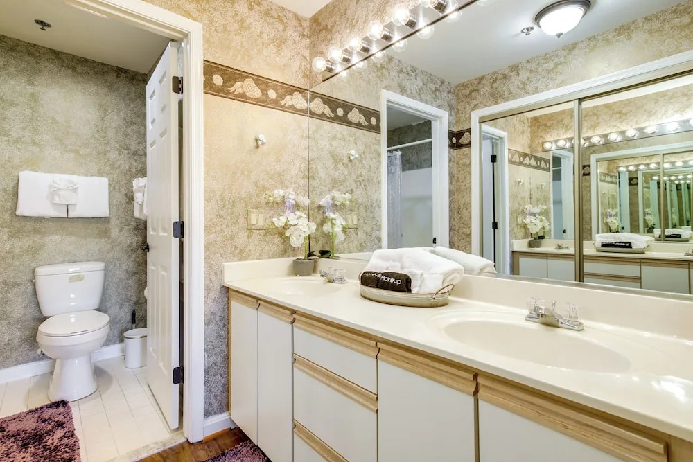 1/2 Mi to Ocean City Beach! Poolside Retreat