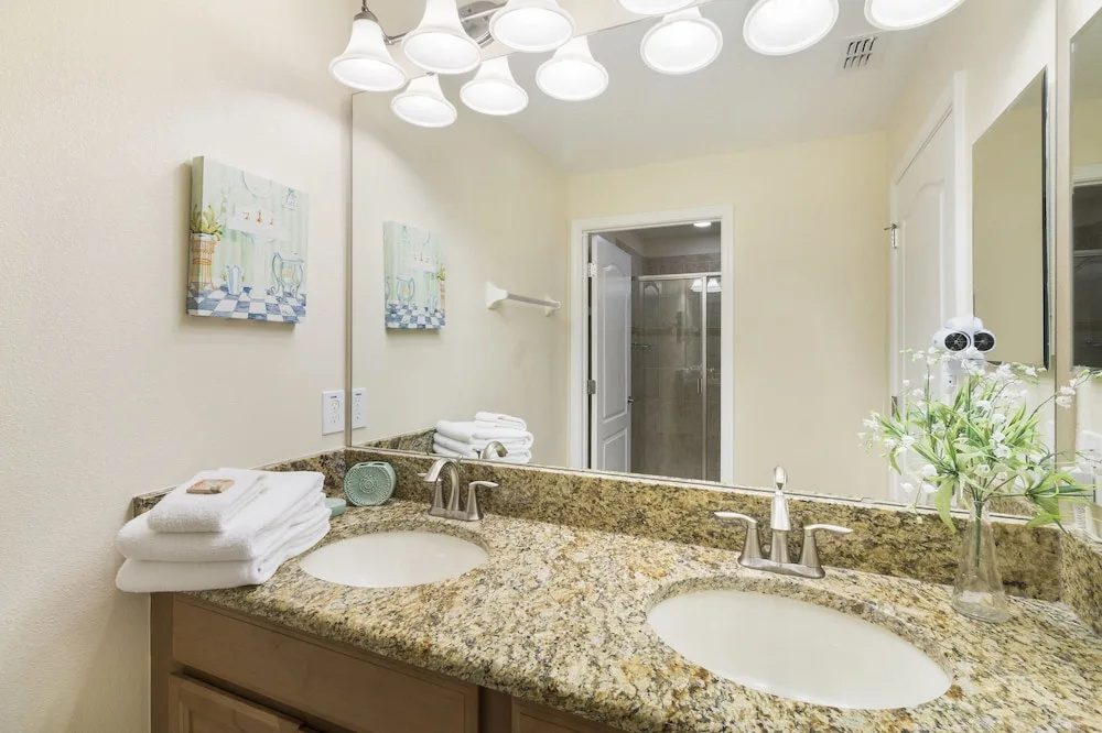 Paradise Palms - 2939 Buccaneer Palm Road