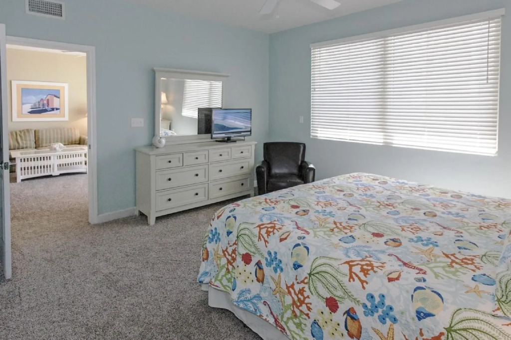 1214 Shores of Panama