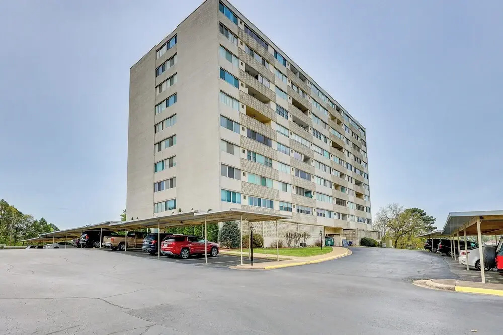 Rorys Roost Hot Springs Condo on Lake Hamilton!