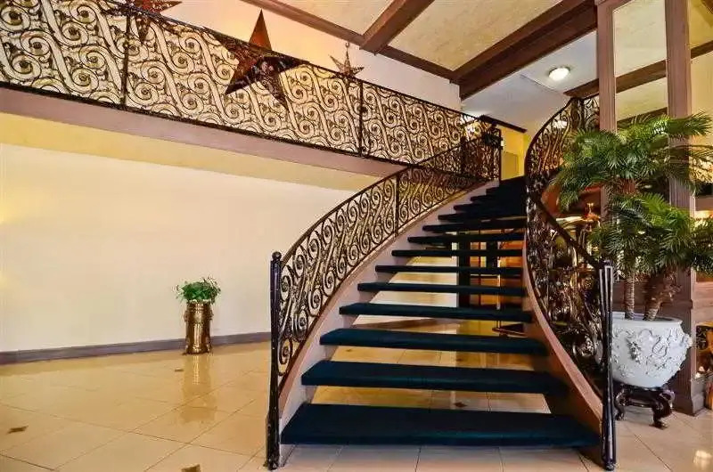 Best Western Chateau Suite Hotel
