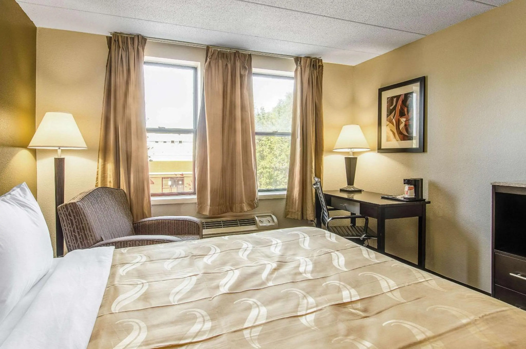 Red Roof Inn & Suites Middleborough