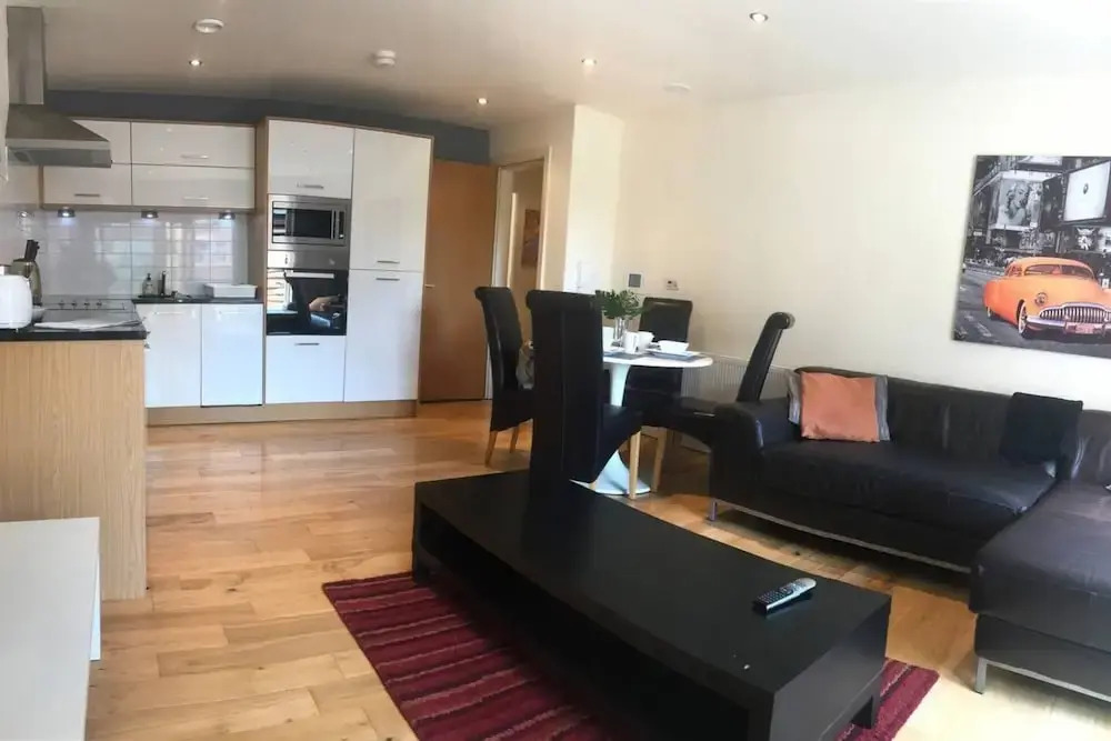 Apartment-sleeps4-balcony-parking-petsok