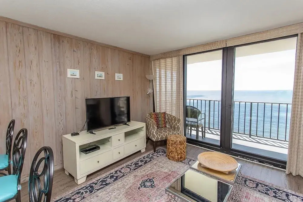 Royal Garden Resort 1406 2 Bedroom Condo by RedAwning