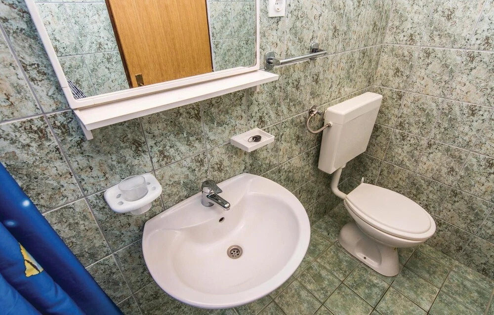 Stunning Apartment in Starigrad With 4 Bedrooms