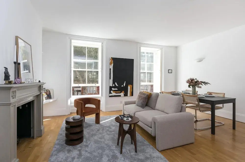 Generously Large 1 Bedroom Apartment in Farringdon