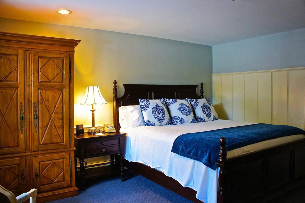 Inn at Mystic