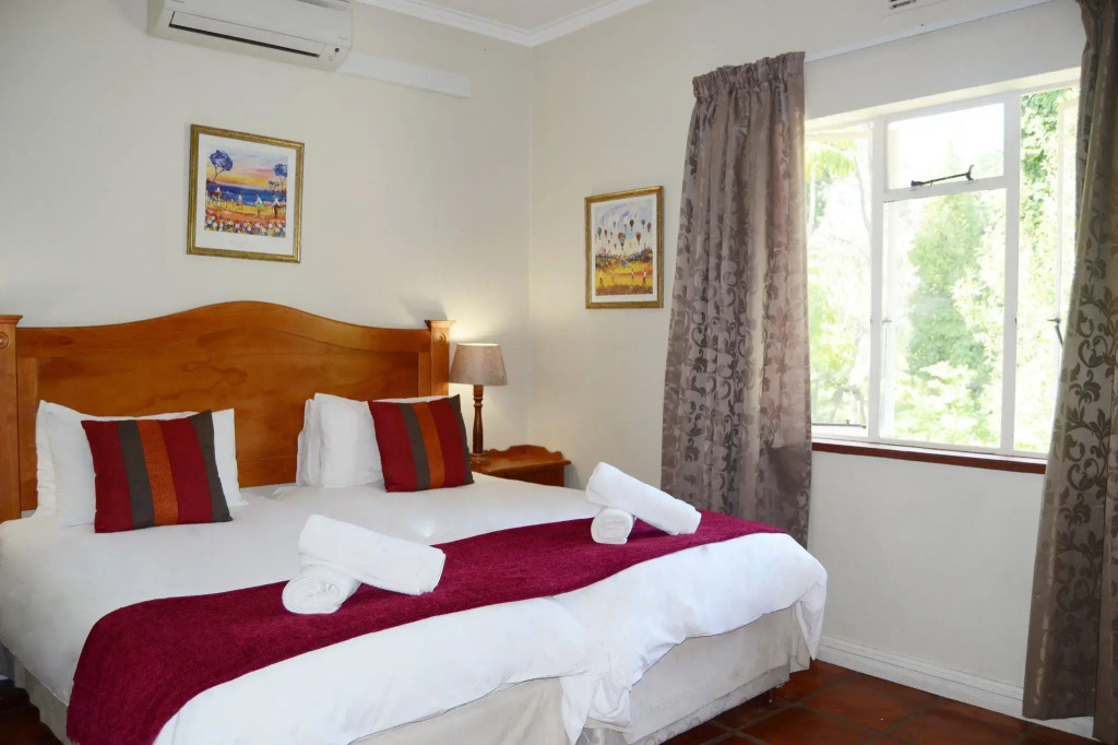 Rozenburg Guest House