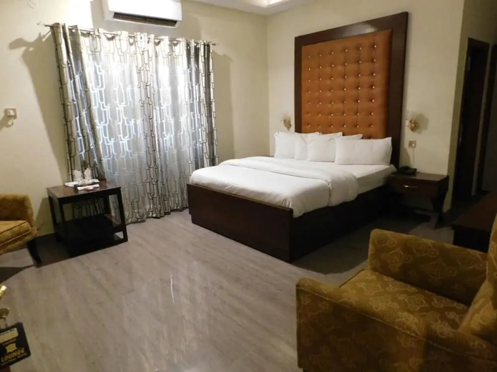 Hotel A S R Lounge Multan