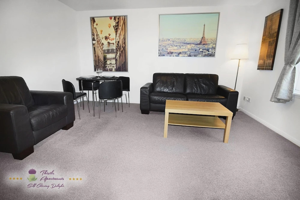 Thistle Apartments - City View Apartment