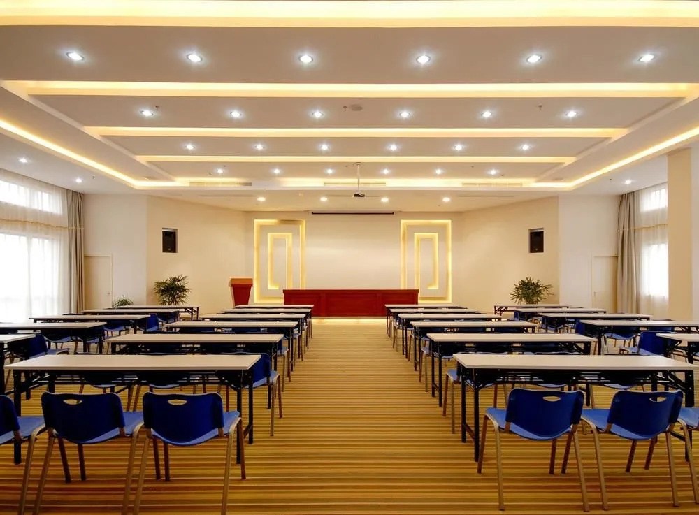 Super 8 Hotel