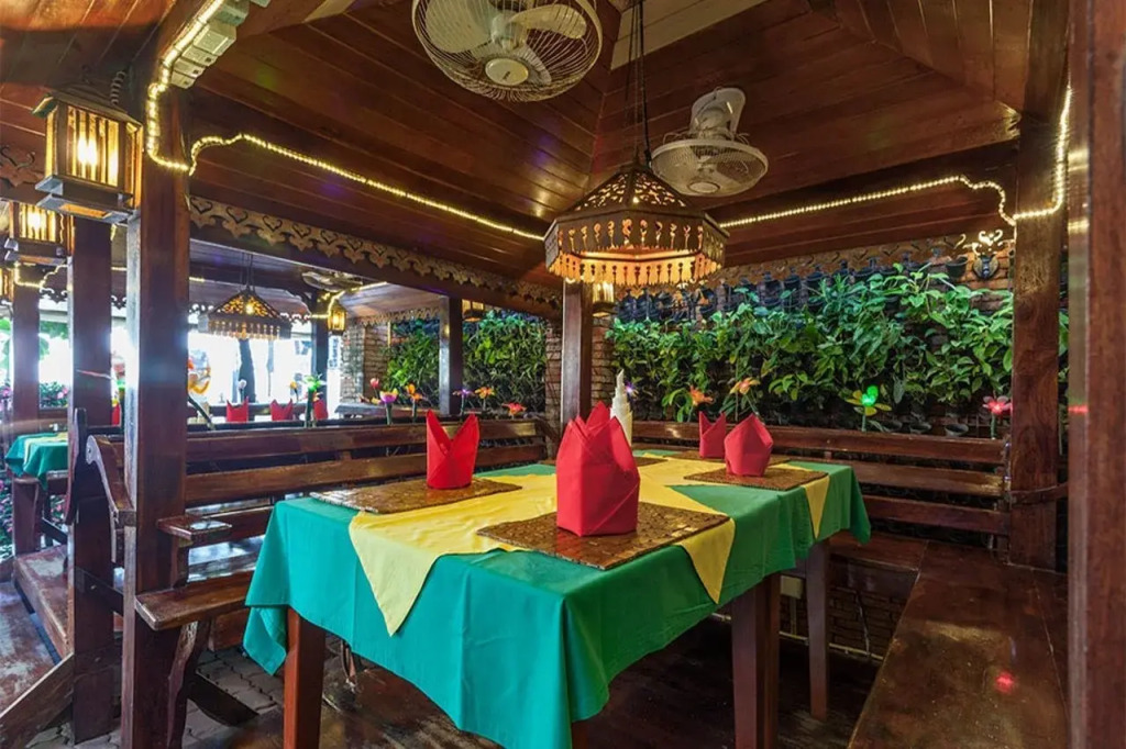 Tropica Bungalow Beach Hotel