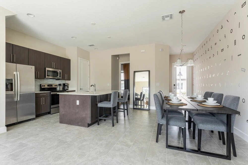Fascinating 4br 3ba Pool Near Universal Studios 4 Bedroom Home by RedAwning