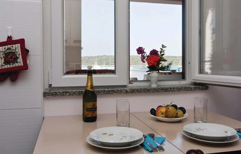Stunning Home in Pula With Wifi and 2 Bedrooms