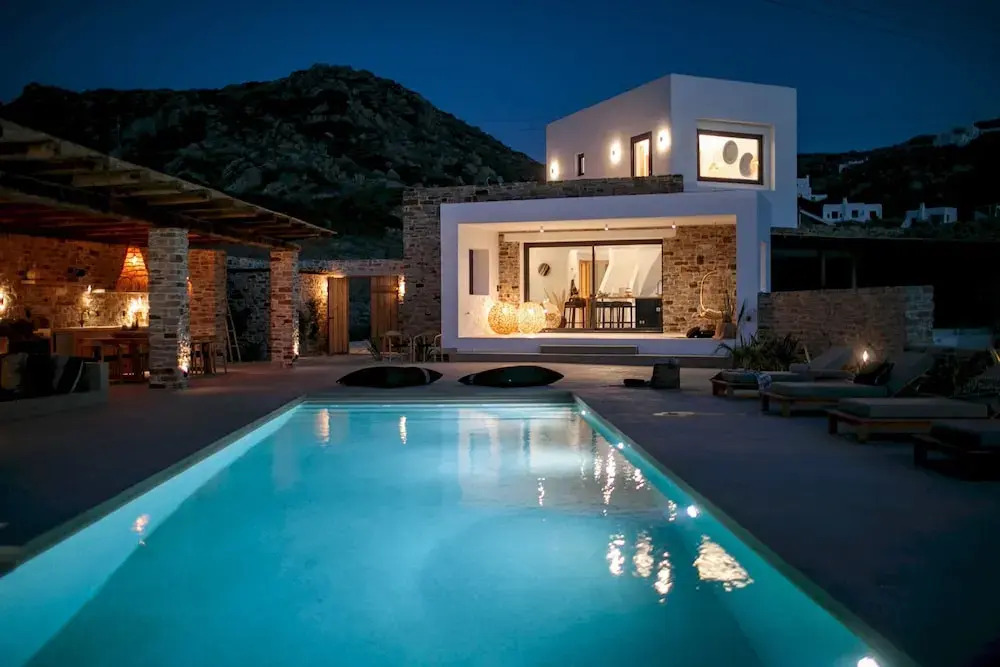 Villa Anamnisis With 5 Bedrooms and 5 5 Bathrooms