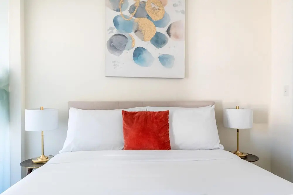 Kasa Welcoming 1 BD Amenity Access Alexandria